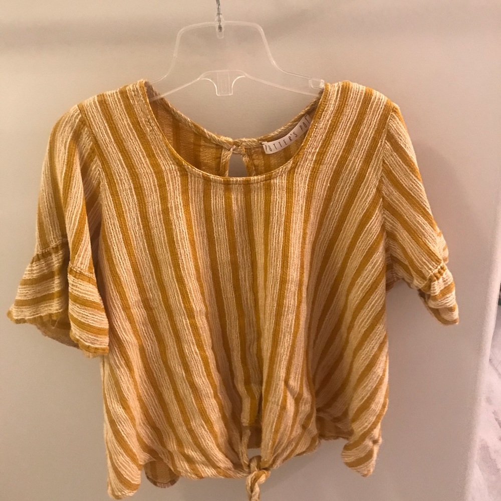 Cute cropped summer shirt!!